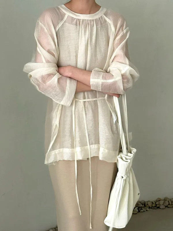 Lightweight and Breathable Women's Top, Elegant and Minimalist Style