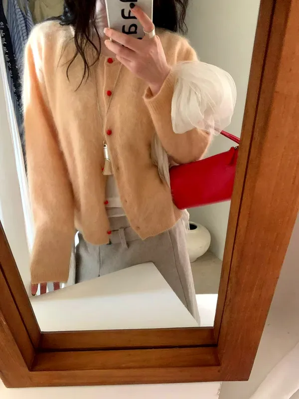 Cozy and Soft Cardigan, Fashionable and Versatile