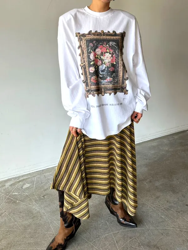 Vintage Artistic Print Long Sleeve T-Shirt - Comfortable and Versatile