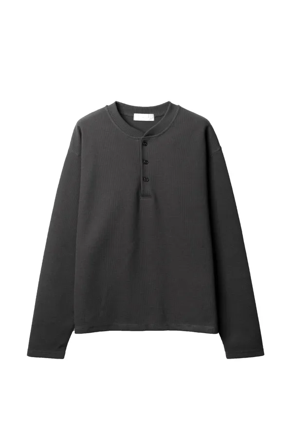 Stylish and Minimalist Men's Long Sleeve Top, Comfortable and Versatile