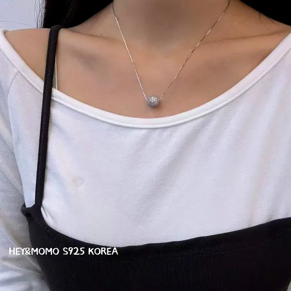 Minimalist 925 Silver Necklace - A Fashionable Accessory for Women Necklace