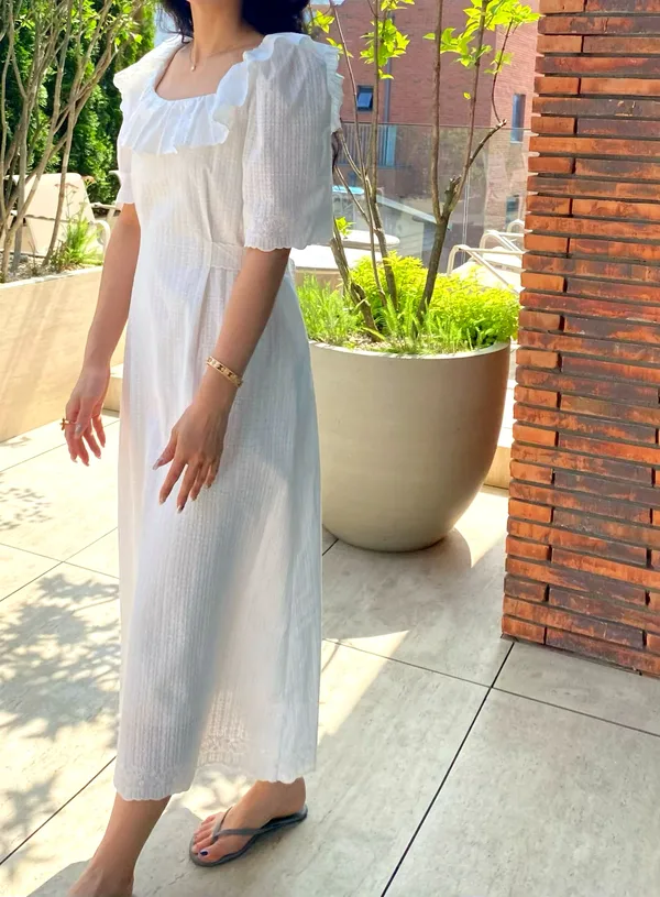 Fresh Green Wave-Edged Dress, Showcasing Elegant Charm