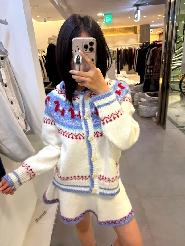Fashionable and Warm Women's Outfit Set, Knitted Cardigan + Skirt