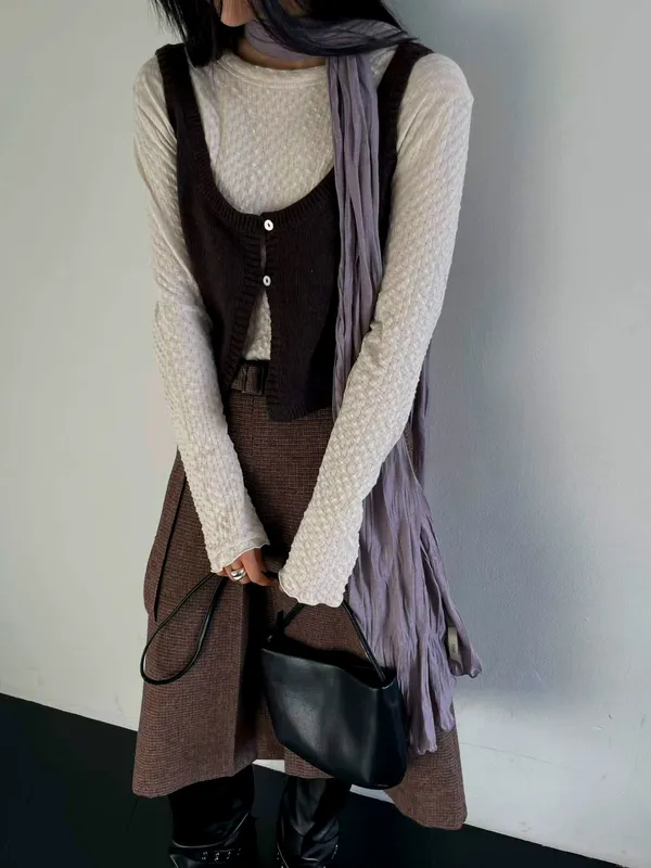 Stylish and Versatile Women's T-Shirt, Comfortable and Breathable, Perfect for Spring and Autumn