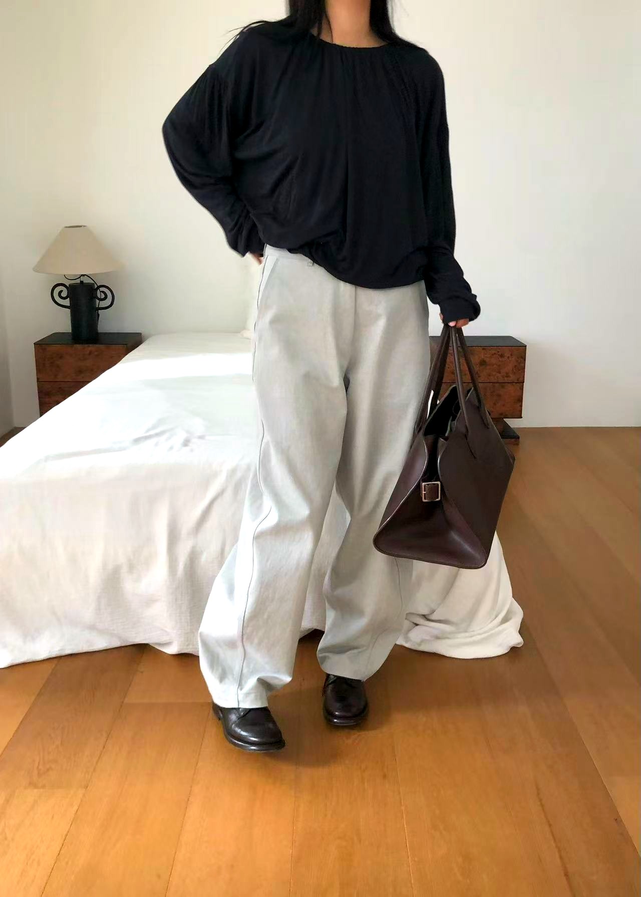 스타일리시한 캐주얼 여성 바지, 편안하고 다재다능한 모든 경우에 적합