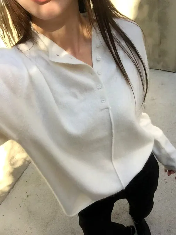 Stylish and Versatile Women's Cardigan, Soft and Comfortable for Fall and Winter
