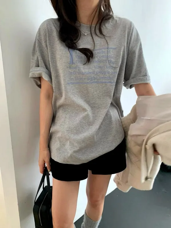 T-Shirt Cetakan Gray Selesa, Bergaya dan Serbaguna