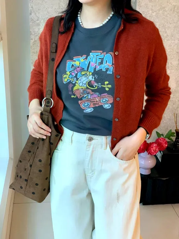 Essential Women's Cardigan for Fall and Winter - Warm, Comfortable, and Fashionable