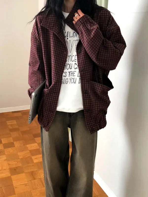 Stylish Plaid Shirt - Elegant Casual Look