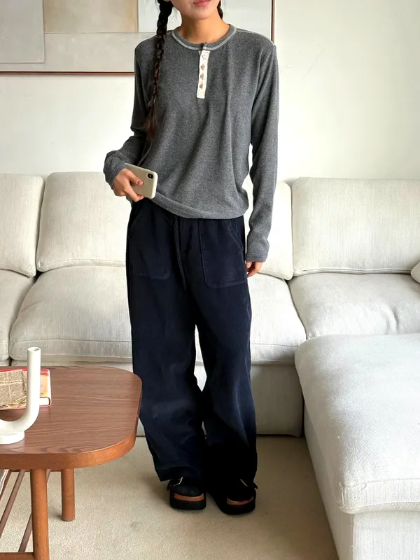 Stylish and Minimalist Long Sleeve Top, Comfortable and Versatile