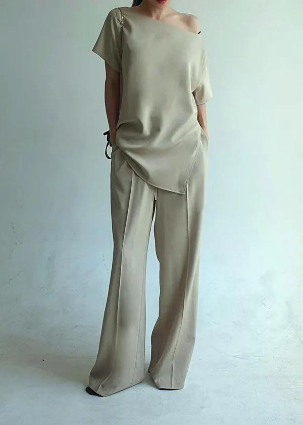 Minimalist Short Sleeve Top - Comfortable and Breathable