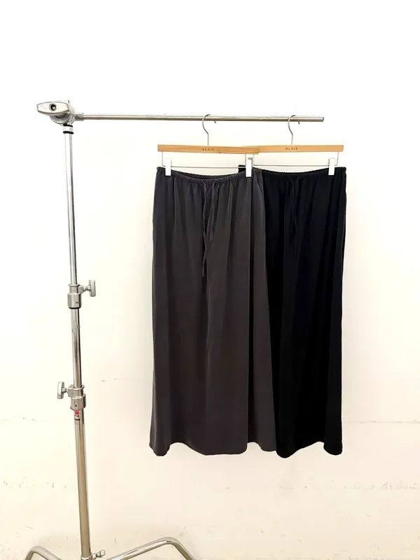 Elegant and Minimalist Women's Long Skirt, Lightweight and Comfortable for Perfect Pairing