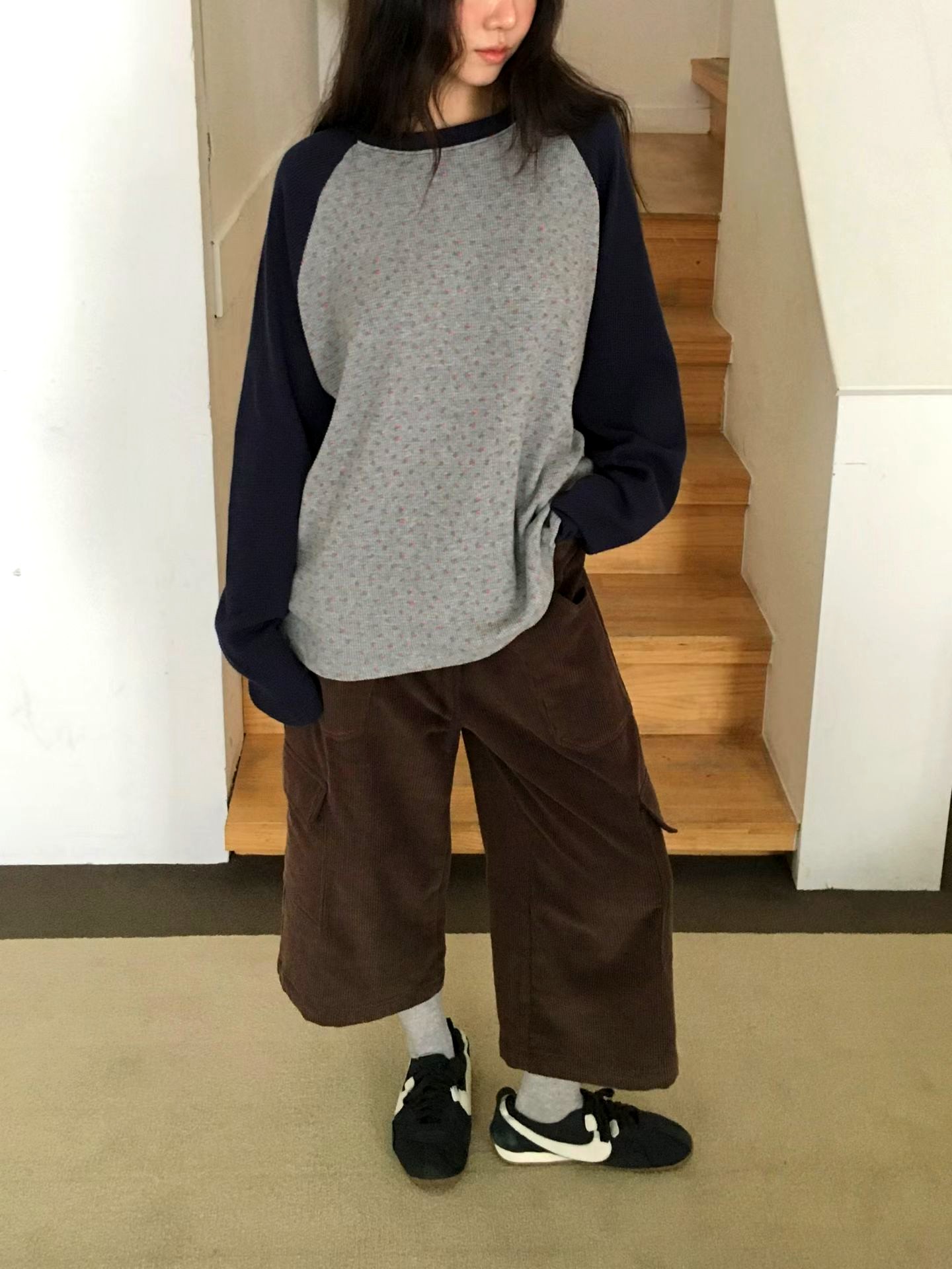 편안하고 캐주얼한 컬러 블록 티셔츠, 일상적인 스타일에 적합