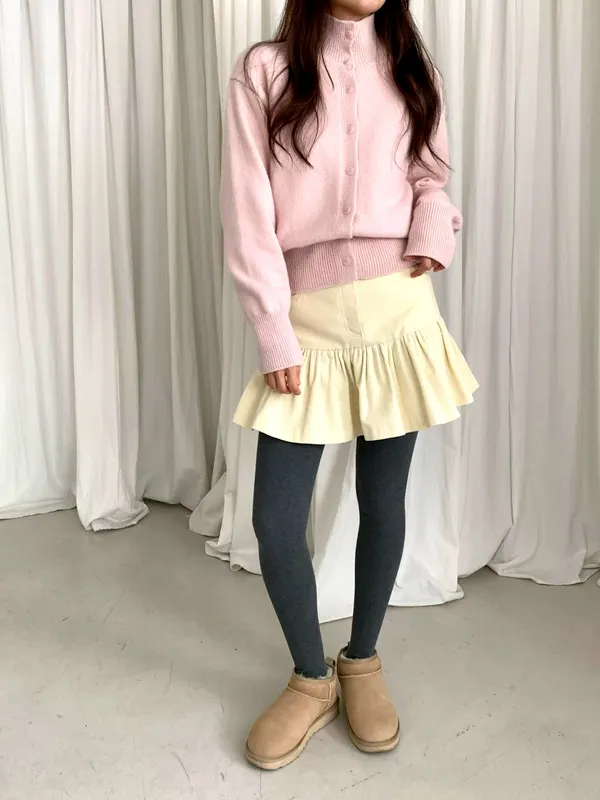 달콤하고 귀여운 미니 스커트, 가볍고 편안한 완벽한 봄 코디
