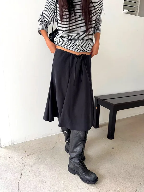 Stylish Black Dress for Women - Elegant and Comfortable for Any Occasion