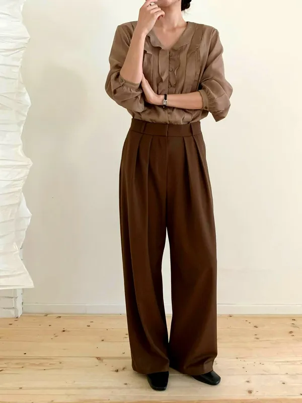Elegant Loose-Fitting Dress Pants to Showcase Your Fashion Sense
