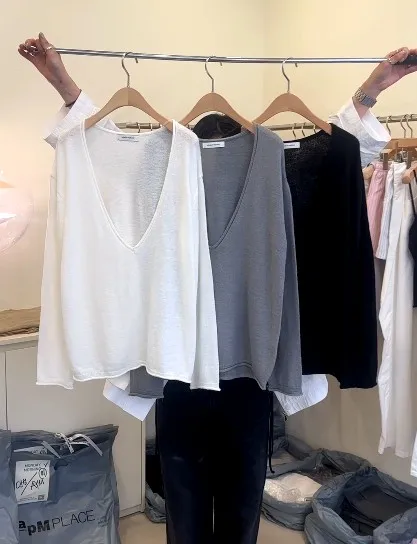 Minimalist Comfortable Women's Top, Perfect for Various Occasions