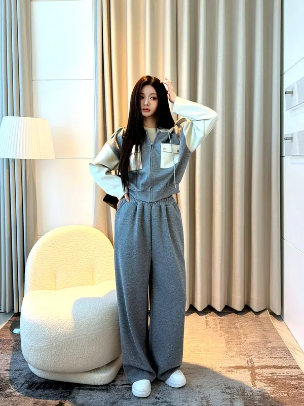 Stylish Casual Gray Women's Outfit - Comfortable and Versatile