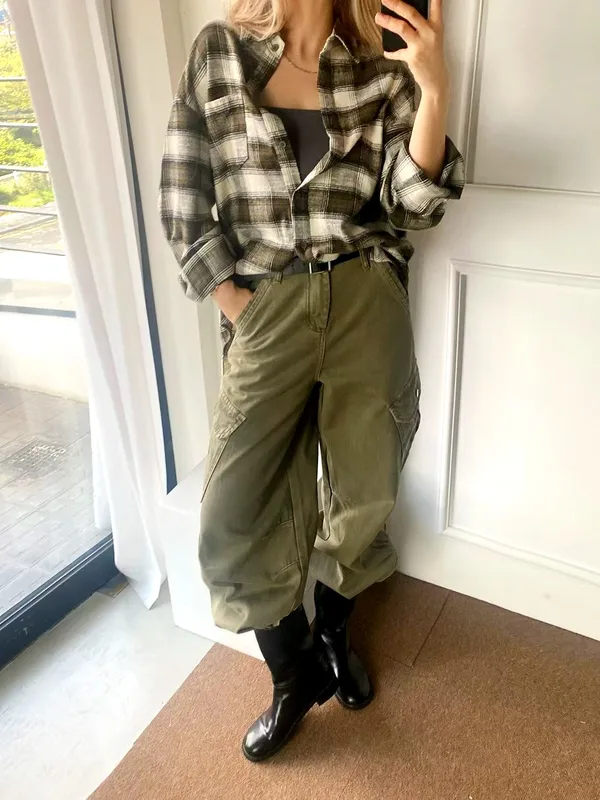 Stylish Plaid Women's Top - Comfortable and Versatile