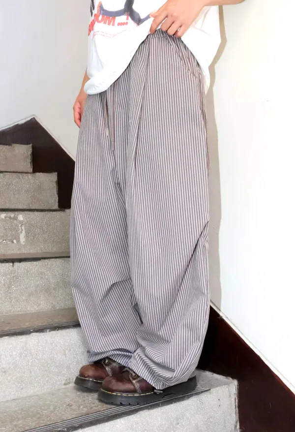 Stylish Striped Loose Fit Men's Pants for a Comfortable Casual Look