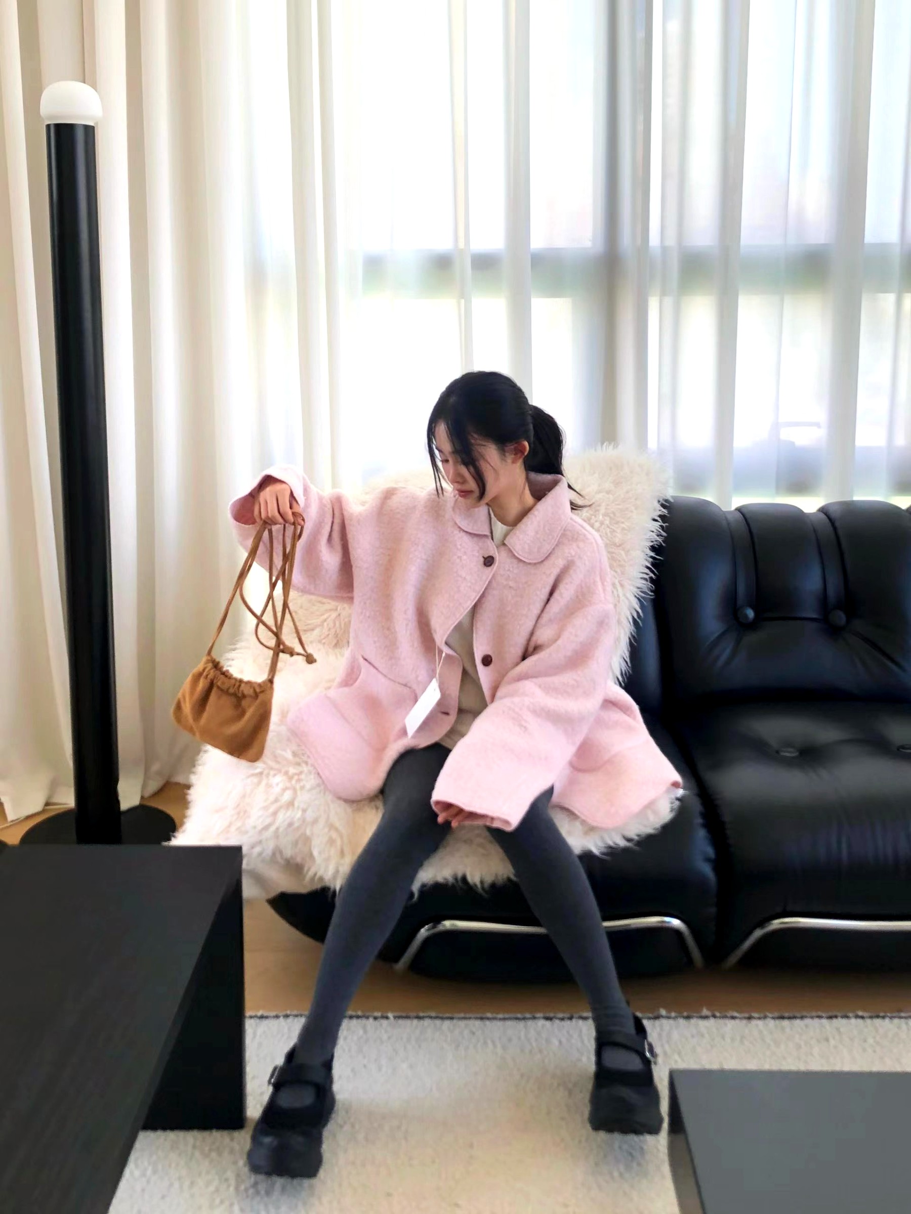 세련된 핑크 여성 재킷, 우아하고 편안함