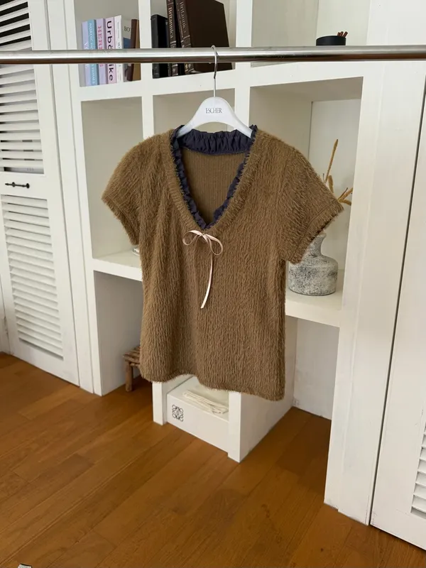 Cozy and Stylish V-Neck Sweater Top, Perfect for Any Outfit