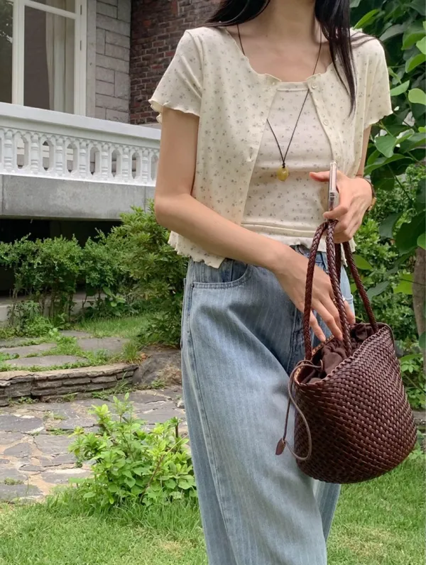 Fresh Floral Short Sleeve Top, Perfect with Casual Jeans