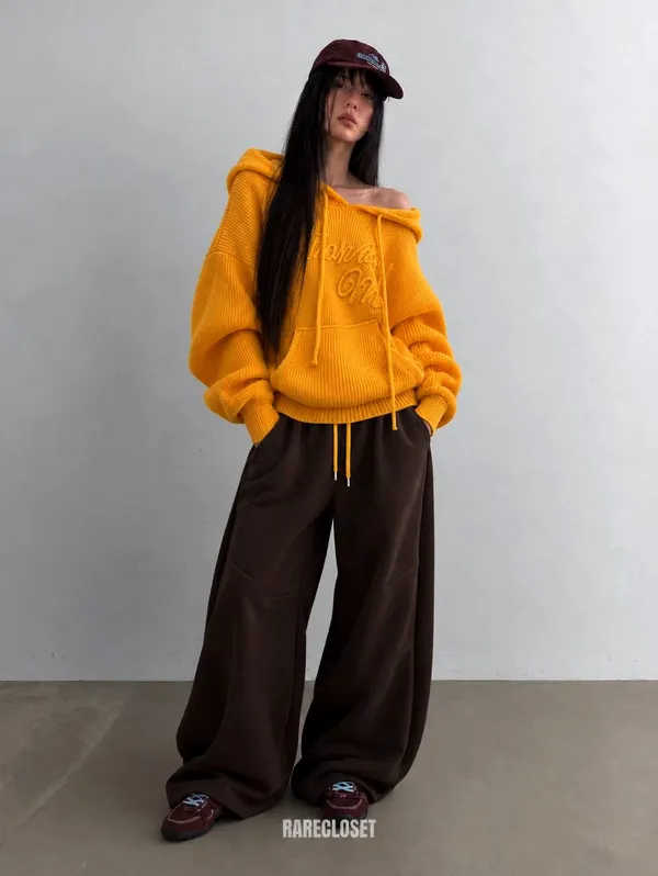 Trendy Loose-Fit Hoodie for a Comfortable Casual Look