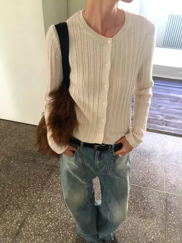 Stylish Knitted Cardigan for Women, Soft and Comfortable, Essential for Versatile Outfits