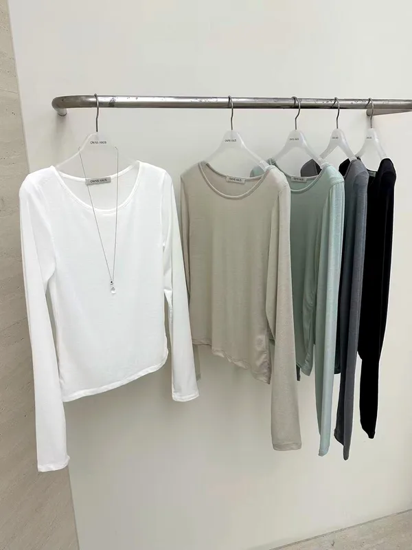 Minimalist Comfortable Women's Long Sleeve Top, Perfect for Various Occasions