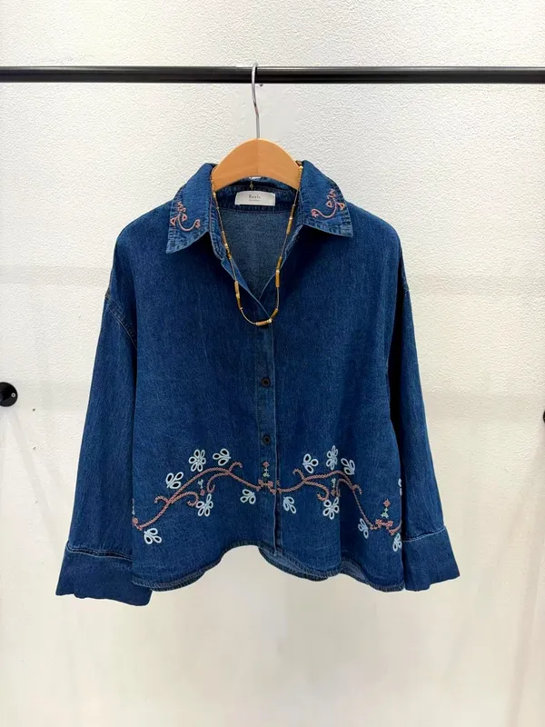 時尚刺繡牛仔襯衫，展現個性魅力