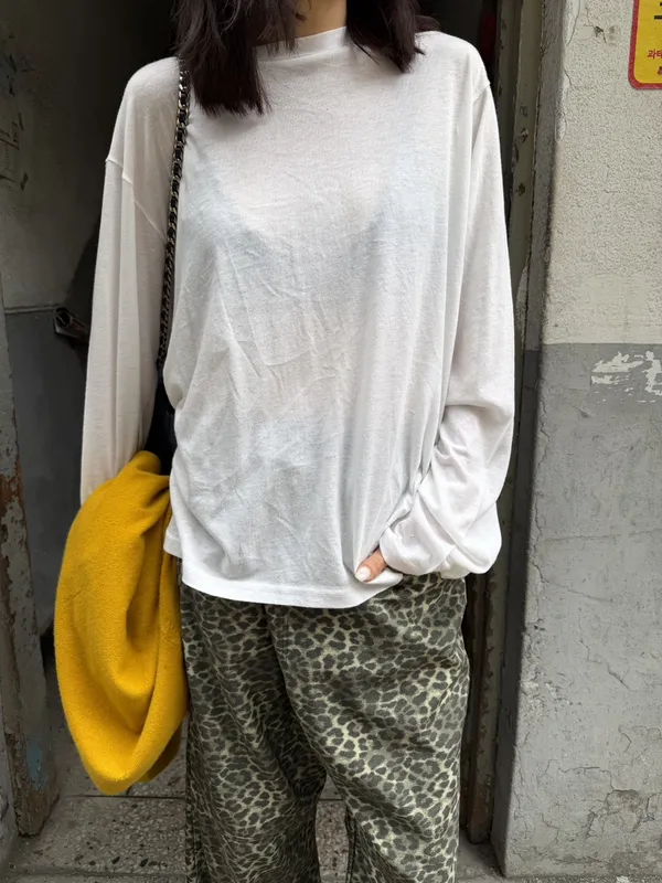 ミニマリスト快適長袖Tシャツ、万能カジュアルスタイル