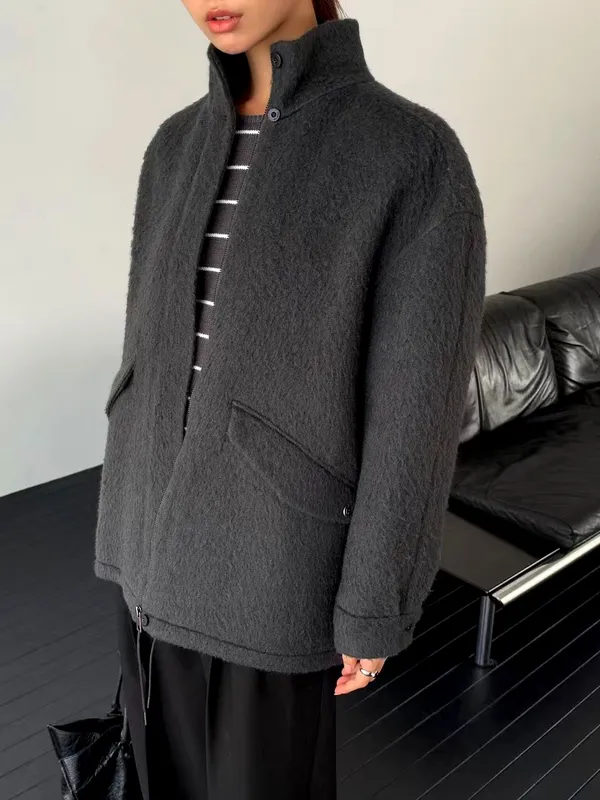 Stylish and Minimalist Women's Jacket, Premium Fabric, Comfortable and Warm
