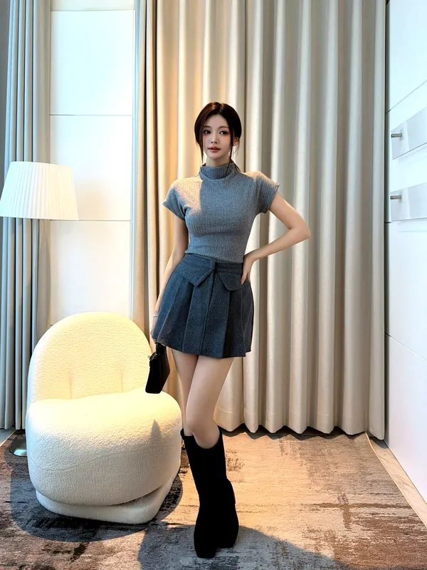 Chic and Elegant Mini Skirt to Showcase Your Charming Curves