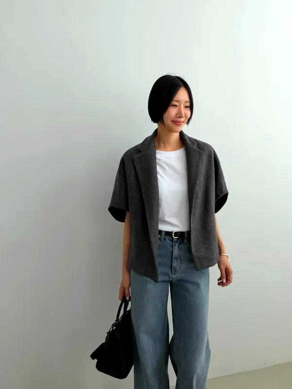 Stylish and Minimalist Women's Jacket, Elegant and Comfortable