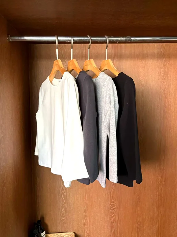Minimalist Style Women's Sweater, Comfortable and Versatile