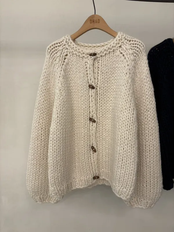 Cozy Knit Cardigan - A Must-Have