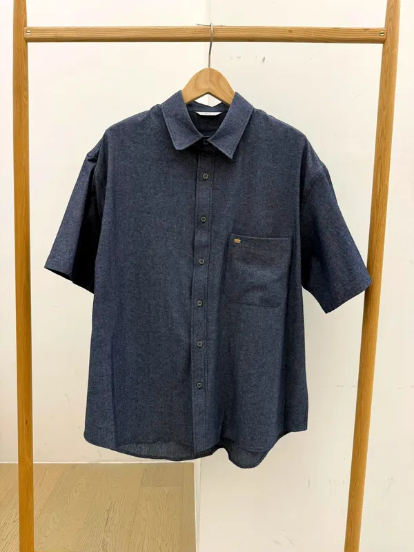 Minimalist Casual Men's Short Sleeve Shirt - Comfortable and Breathable
