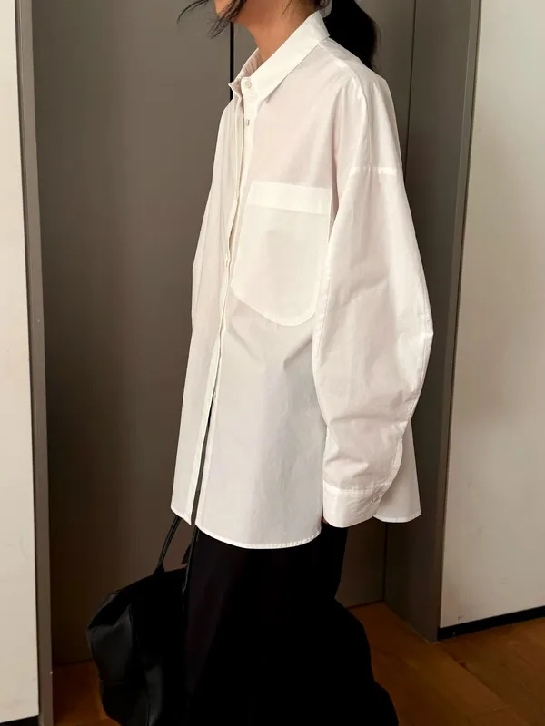 Elegant and Fashionable Minimalist White Shirt - A Versatile Wardrobe Essential
