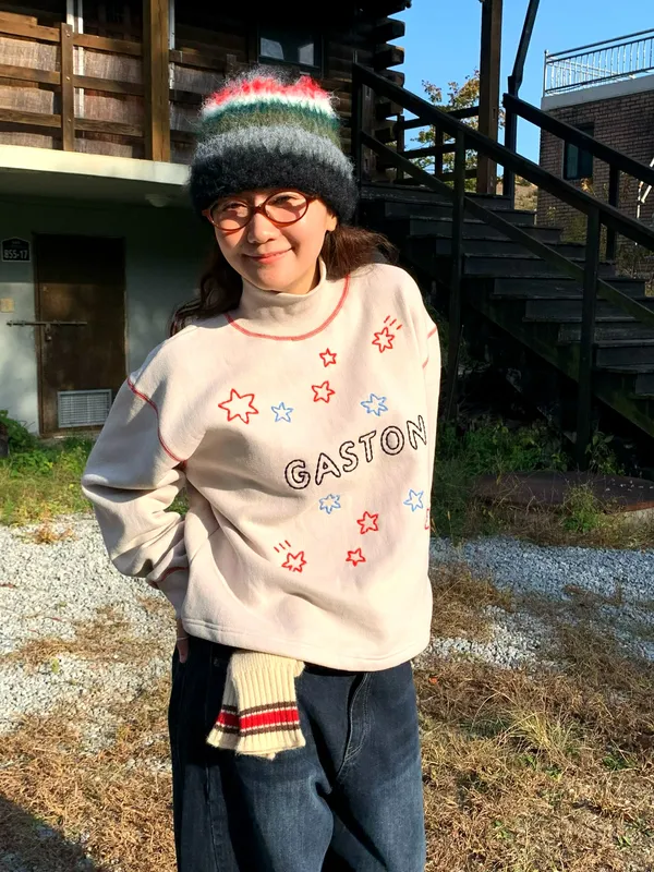可愛星星刺繡衛衣，舒適休閒風