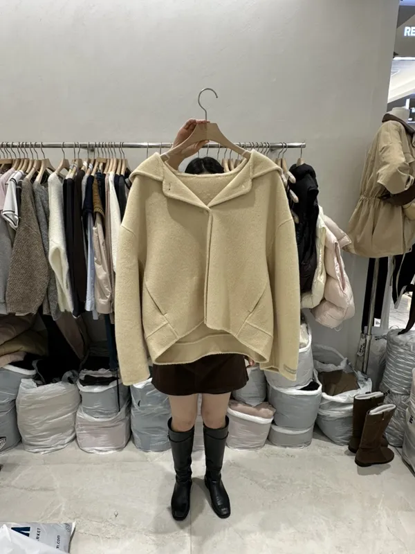 Warm and Cozy Plush Jacket, Fashionable and Versatile