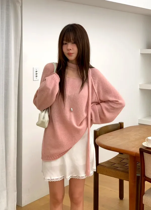 Stylish Pink Sweater - Comfortable and Versatile for Spring and Autumn
