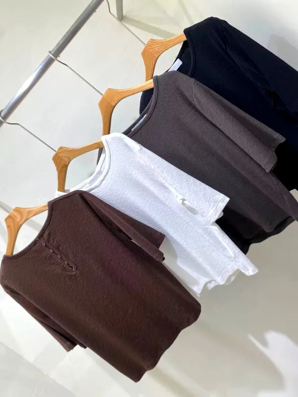 เสื้อผู้หญิงเรียบง่ายและสบาย เหมาะสำหรับการสวมใส่ทุกวัน