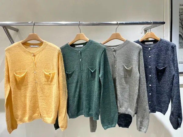 Fashionable Versatile Women's Cardigan Top, Soft and Comfortable