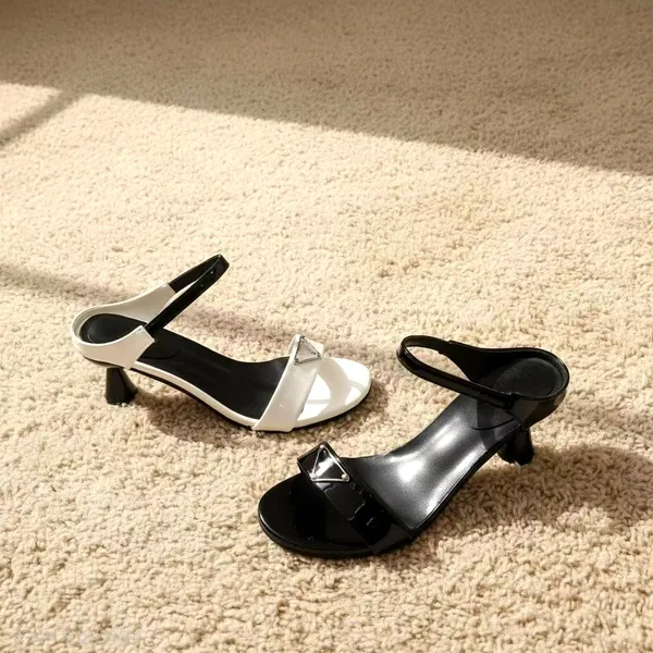 Stylish Minimalist Women's Shoes, Elegant High Heeled Sandals 🇰🇷 Women's Shoes Wholesale 🇰🇷 ho1001 size 36-40 (230-250) 6cm price (Korean Won): 💰 34,000 won 🇰🇷 HP 010 4257 7304 Dongdaemun TEAM204 Basement 1st Floor 8th Shoe Mall [ Dongdaemun TEAM204 Building Basement 1st Floor 8th SHOESMALL ] OPEN PM8:00 - AM6:00 Sunday-Thursday
