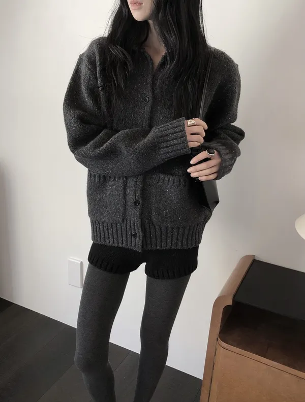 Fashionable Gray Knitted Cardigan - Comfortable and Versatile