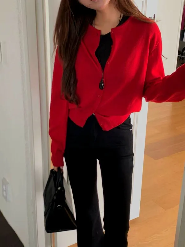 Fashionable Red Cardigan for Women - Effortlessly Stylish