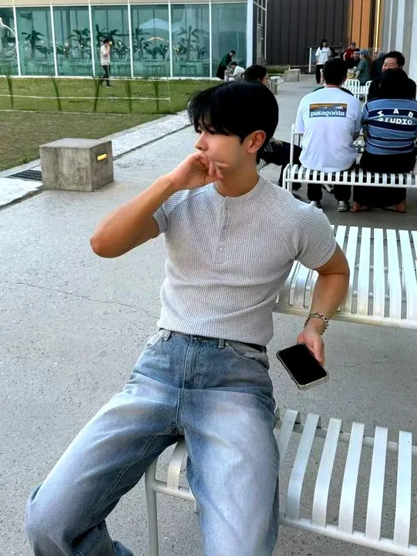 時尚男士短袖針織上衣，舒適透氣