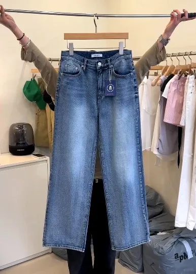 Fashionable Loose Denim Jeans - Comfortable and Versatile to Showcase Your Style