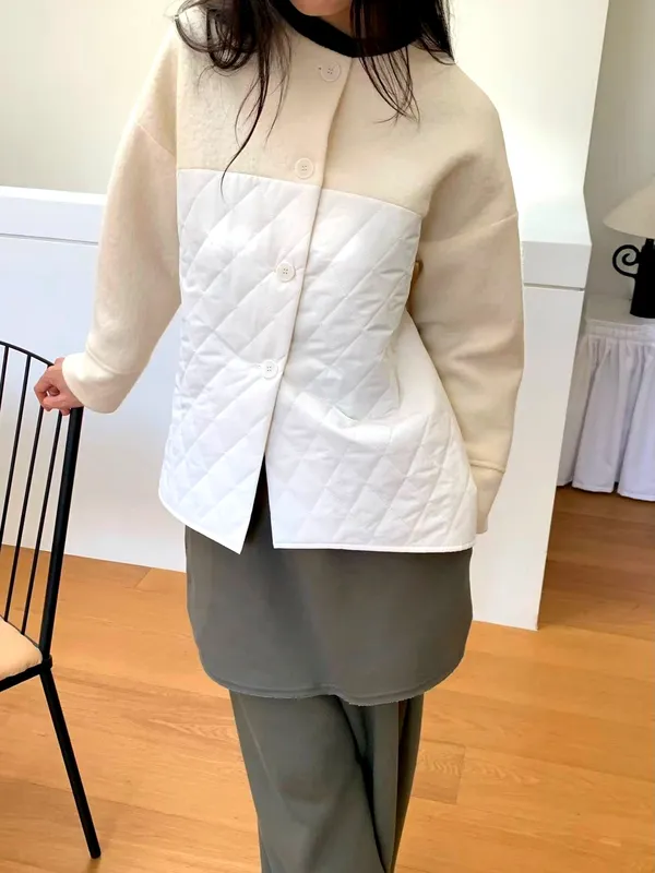 Stylish and Minimalist Women's Jacket, Comfortable and Versatile